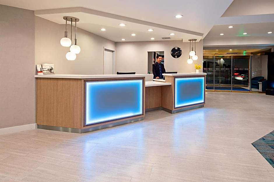 Holiday Inn Express Hollywood Walk of Fame By IHG