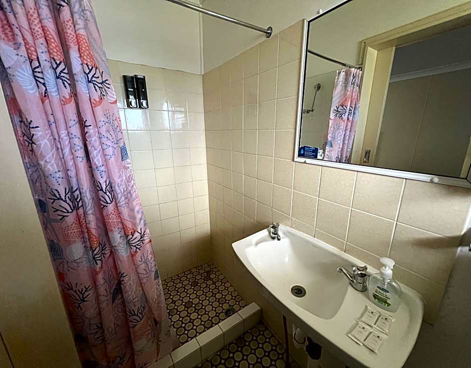 Almond Inn Motel