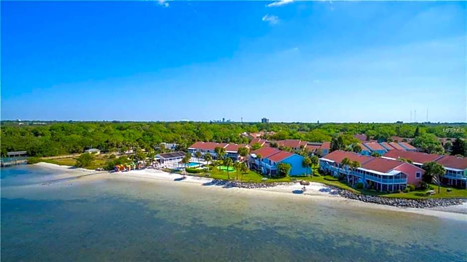 Waterfront Resort Condo w Beach