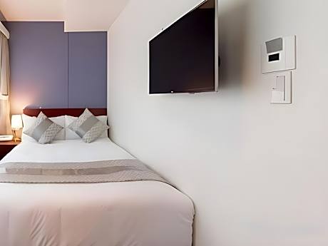 Compact Semi-Double Room Nonsmoking