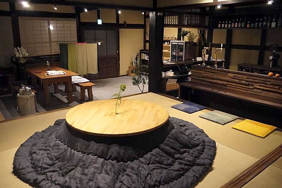 Hostel & Tatami Bar Uchikobare -内子晴れ-