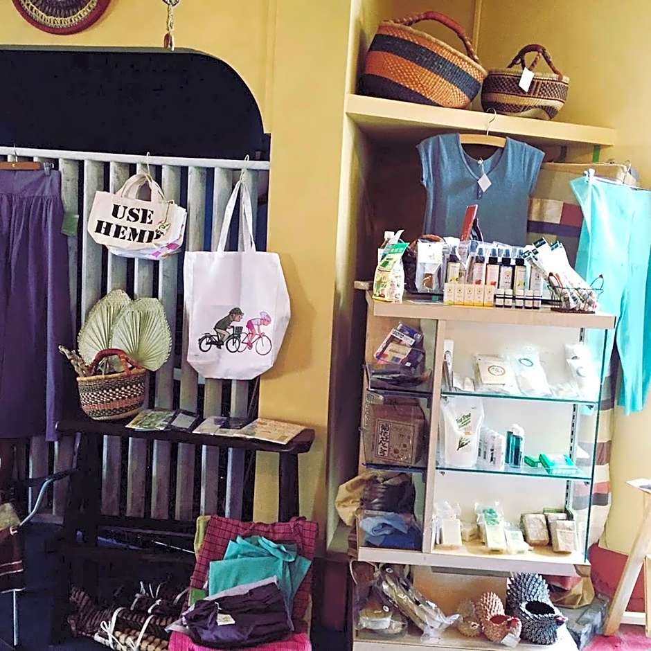 Organic Guesthouse & Cafe OHANA