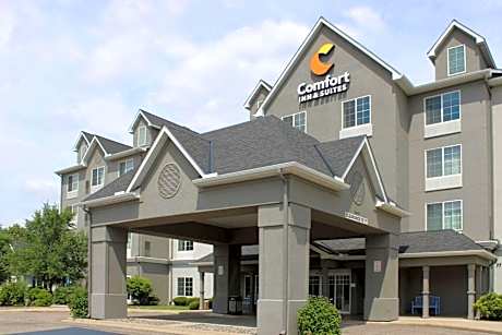 Comfort Inn & Suites St. Paul Northeast