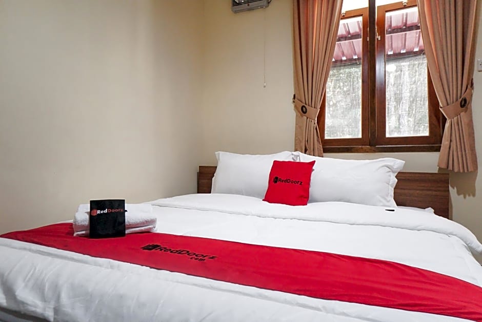 RedDoorz Syariah near Exit Tol Malang