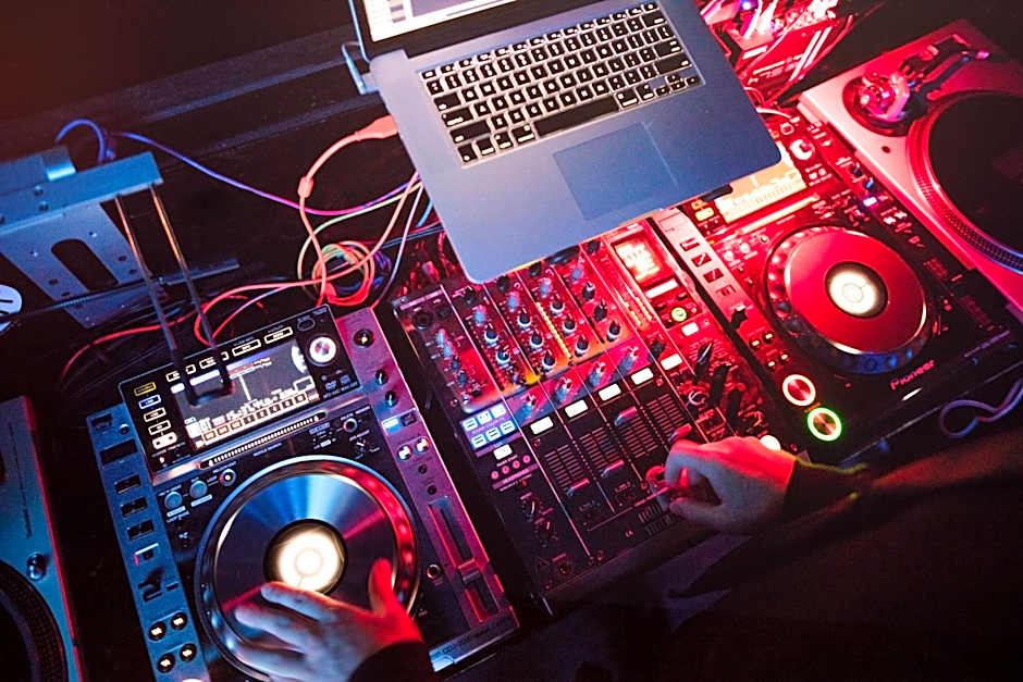 Moxy by Marriott Chicago Downtown