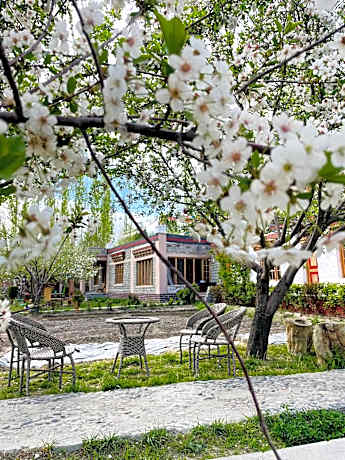 The Kesar Guest House Sumoor