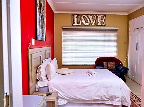 Lauren Palace Guest House