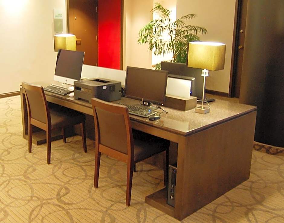 Holiday Inn Montreal Centre Ville Downtown By IHG