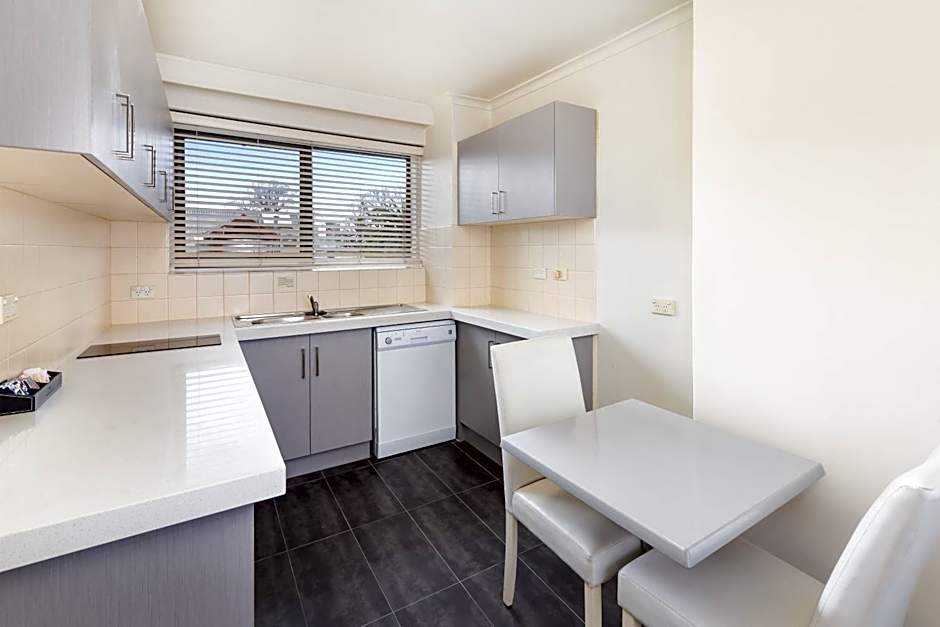 City Edge East Melbourne Apartment Hotel