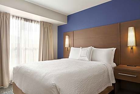 One-Bedroom Queen Suite with Sofa Bed