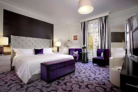 Pavillon 4 Star - King Room