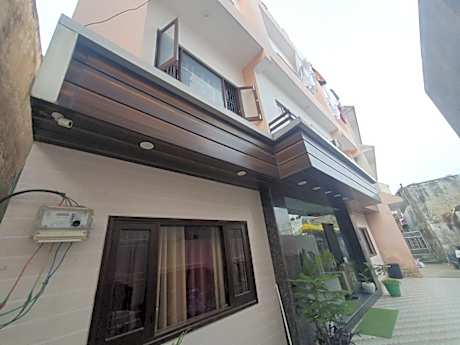 Hotel Shri Radha Niwas