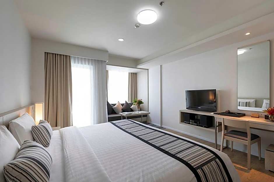 Classic Kameo Hotel & Services Apartment