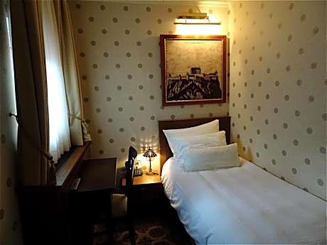 Small Single Room