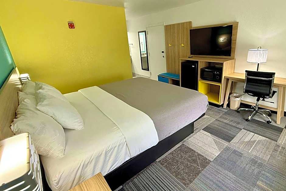 Days Inn by Wyndham Eglin AFB
