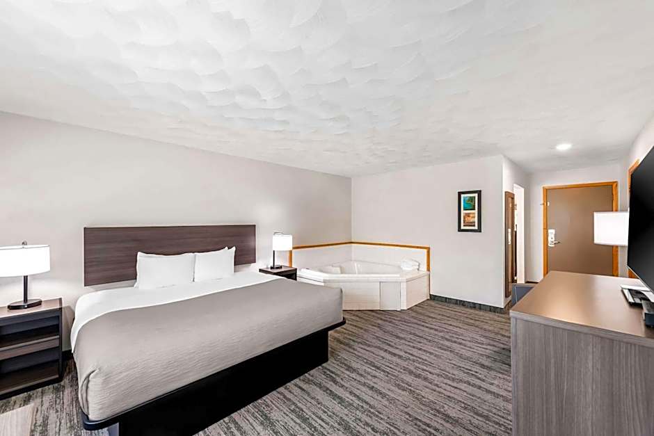 Quality Inn & Suites Munising