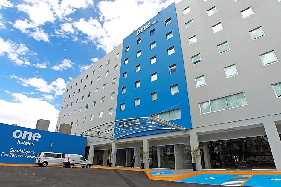 One Guadalajara Periférico Poniente