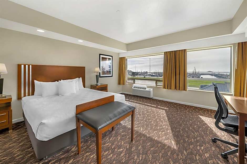 Best Western Plus Northwoods Inn