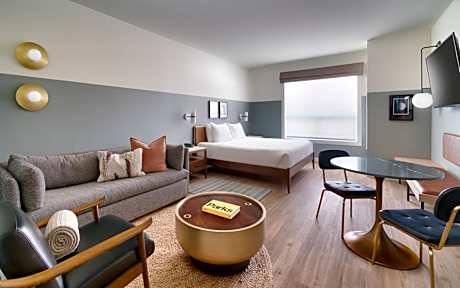 Rambler ADA | Standard King