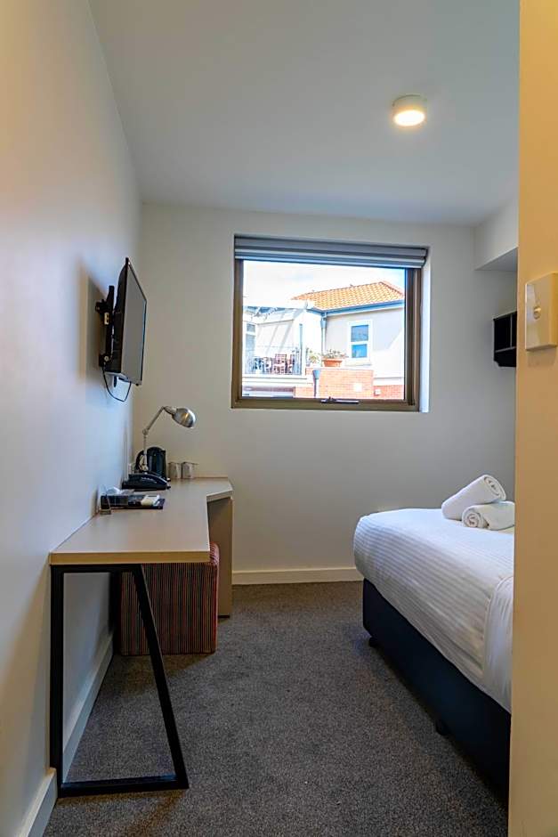 Cosmopolitan Hotel and Apartments