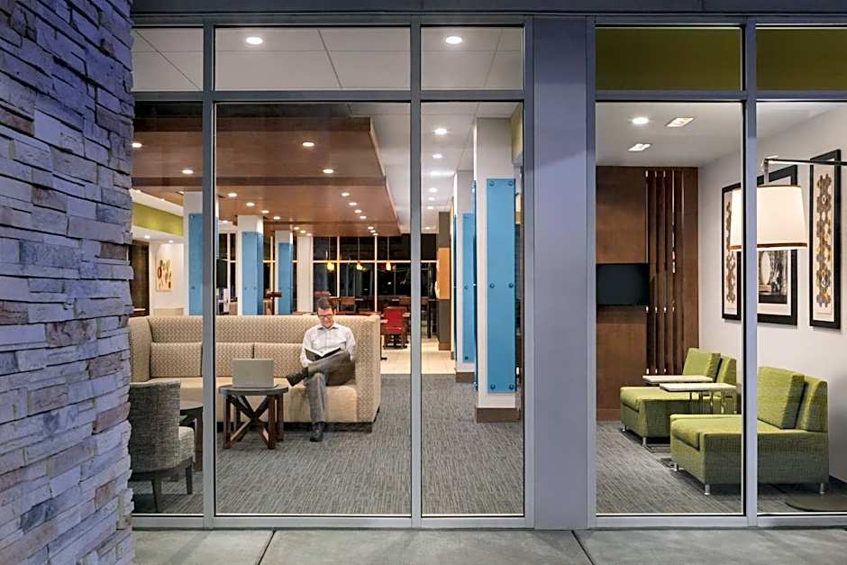 Holiday Inn Express & Suites Salisbury by IHG