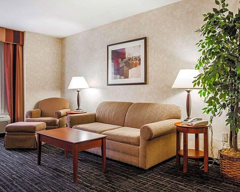 Comfort Suites Independence - Kansas City
