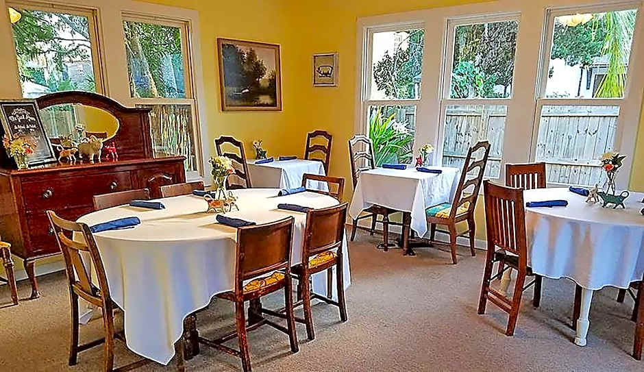 44 Spanish Street Inn