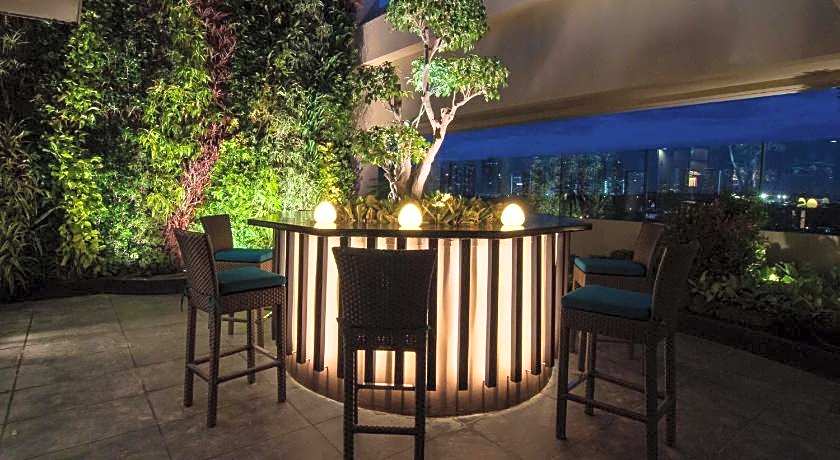 Dusit Thani Manila Hotel