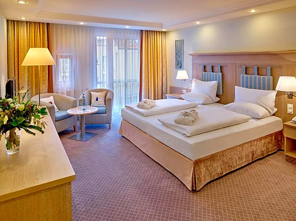 MAXIMILIAN Grand Hotel