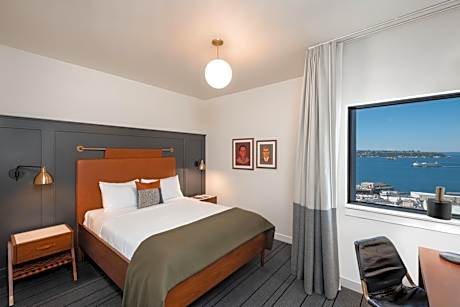Queen Room with Sea View