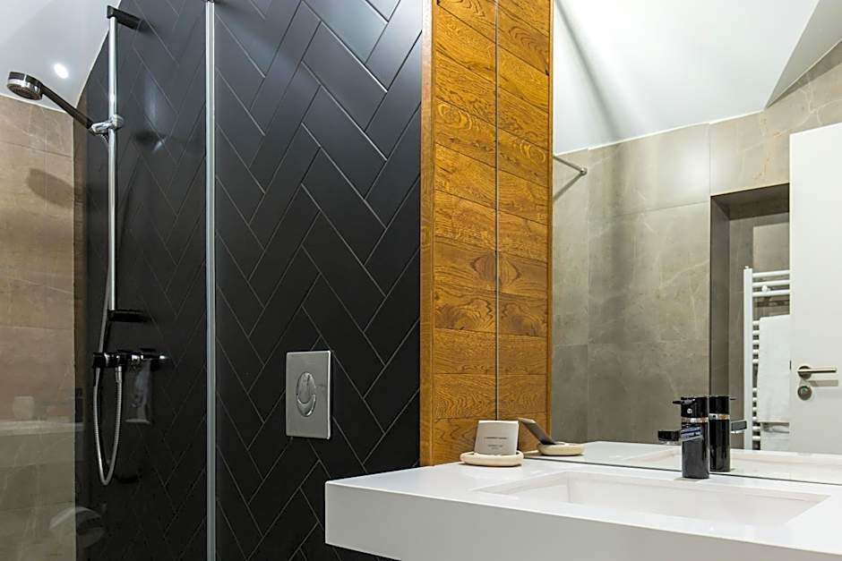 UpperHouse Suites & More