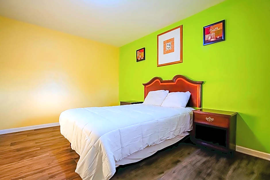 Photo 1 of 5 of Double Room