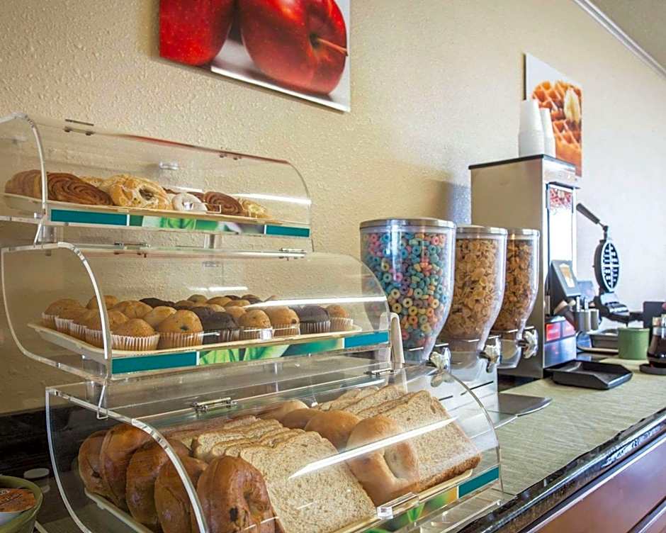 Quality Inn & Suites Monroe