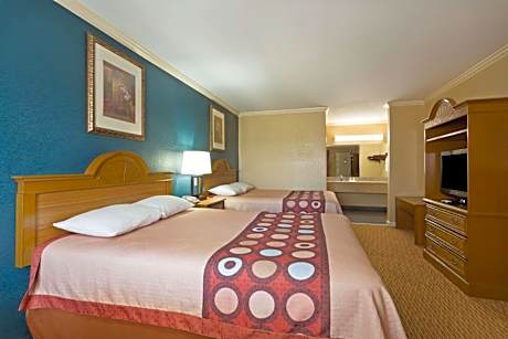 Queen Room with Two Queen Beds - Non-Smoking