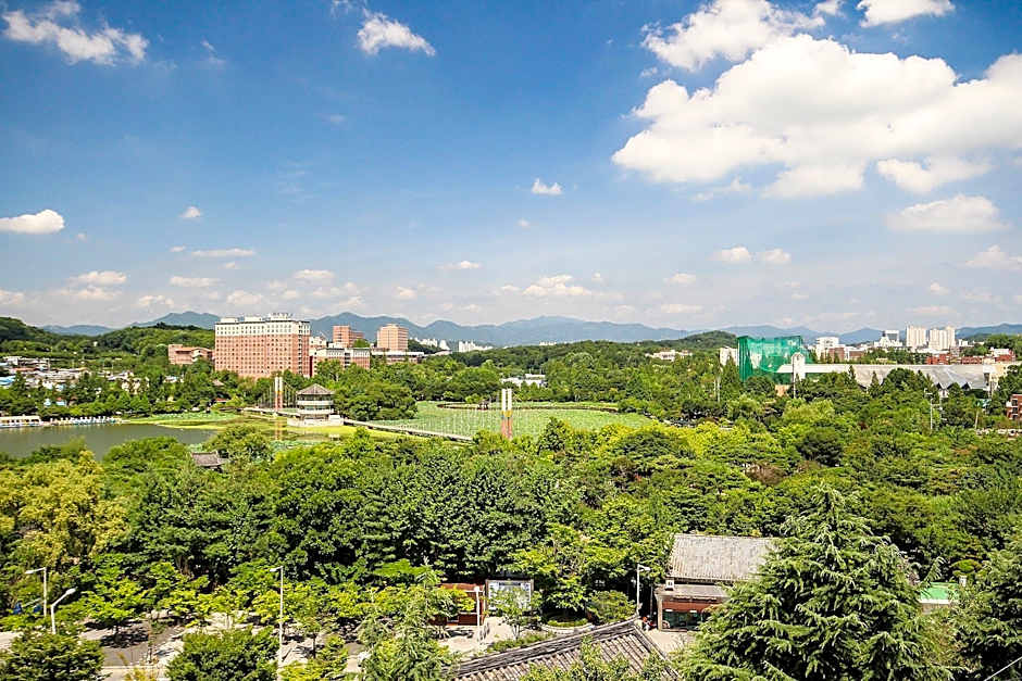 Jeonju Mari Hotel Park Store