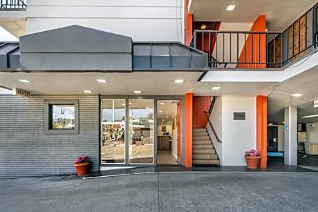 La Luna Inn, an Ascend Collection Hotel