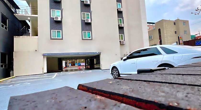 Hotel24ST.UrbanBrown Seosan lakepark 