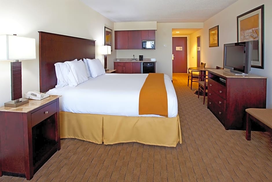 Holiday Inn Express & Suites Columbus at Northlake, an IHG Hotel