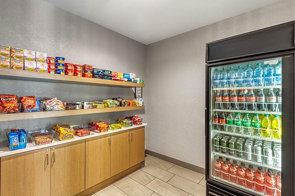 Holiday Inn Express & Suites - Green Bay East By IHG