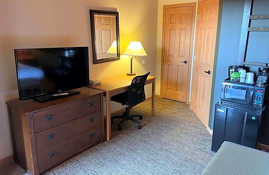 Crossroads Hotel & Event Center