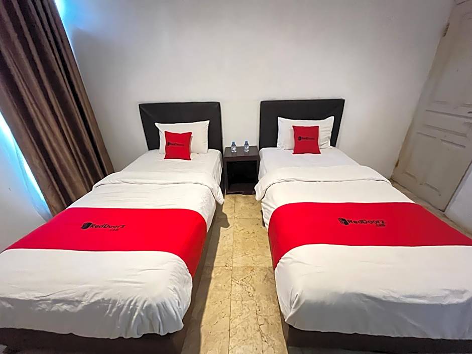 RedDoorz near Kantor Walikota Manado