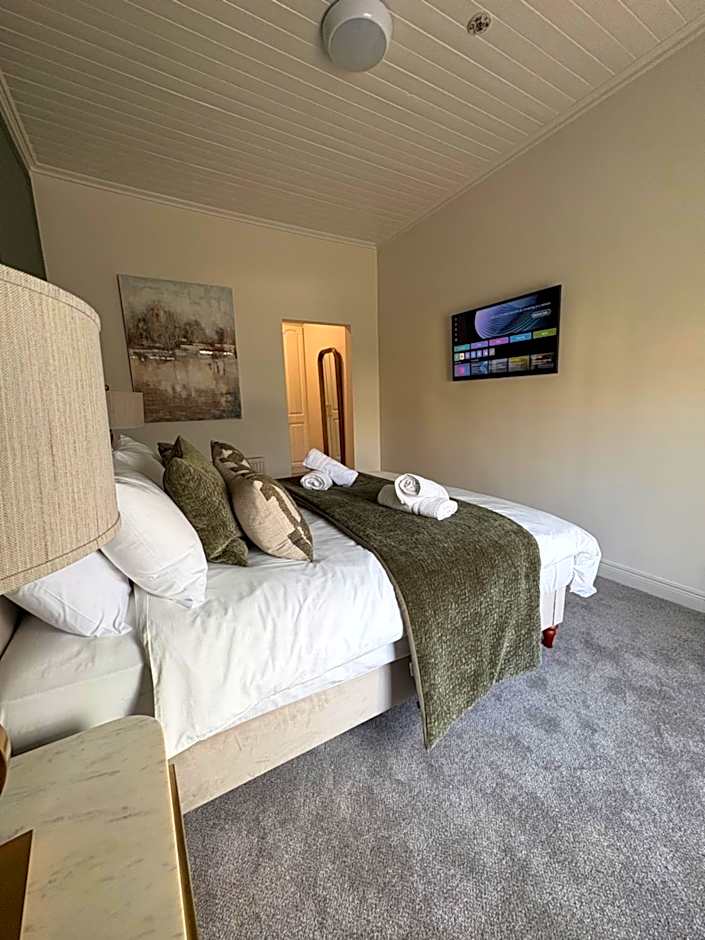 The Copper Still Bar Restaurant & Boutique Rooms