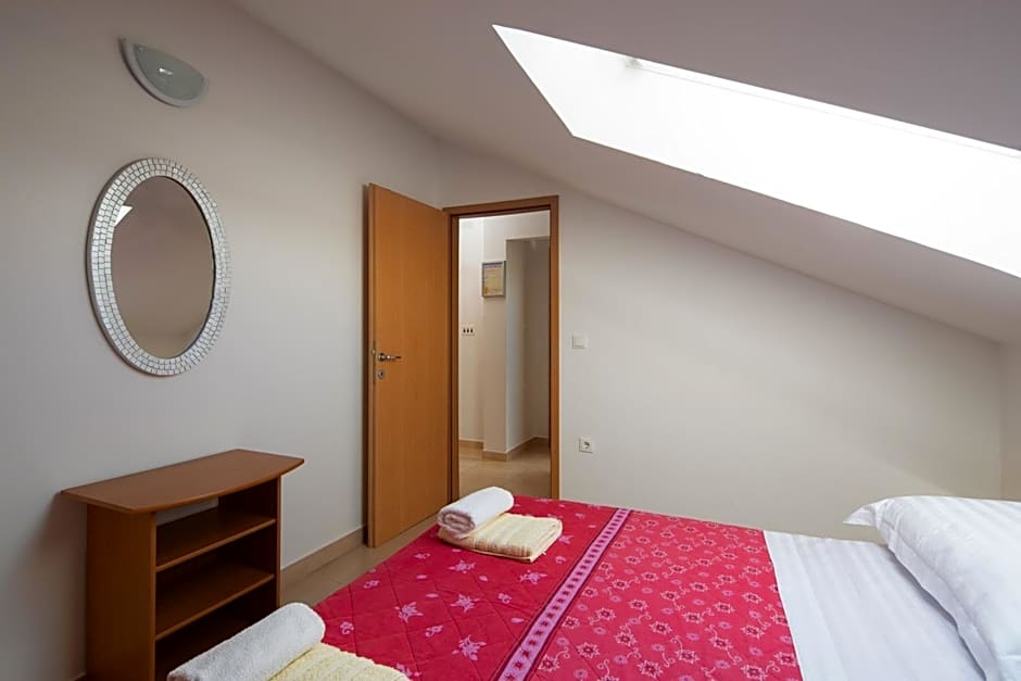 Apartments Vucica, Sevid