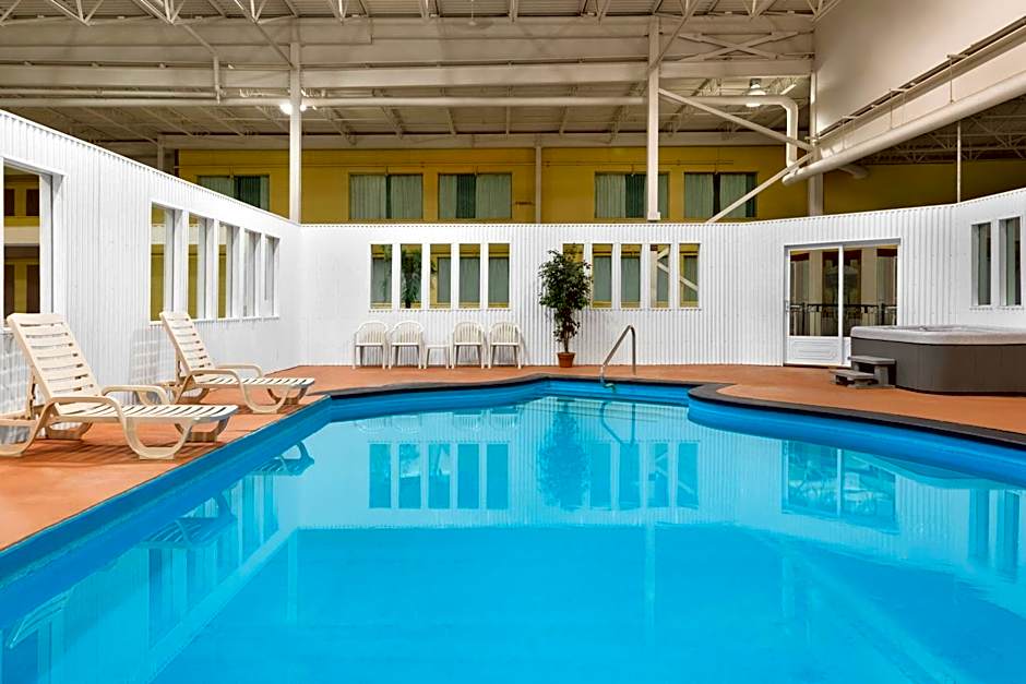 Days Inn & Conference Centre by Wyndham Blainville