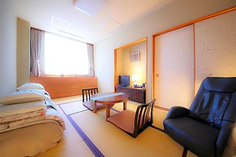Japanese-Style Twin Room with Shared Bathroom - Non-Smoking