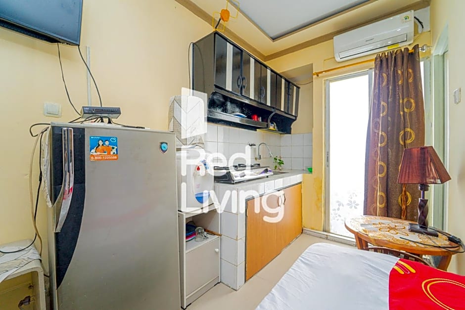 RedLiving Apartemen Cibubur Village - Lily's Room Tower C