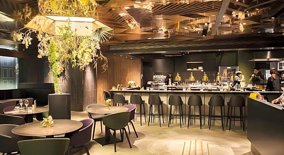 Reddot Hotel