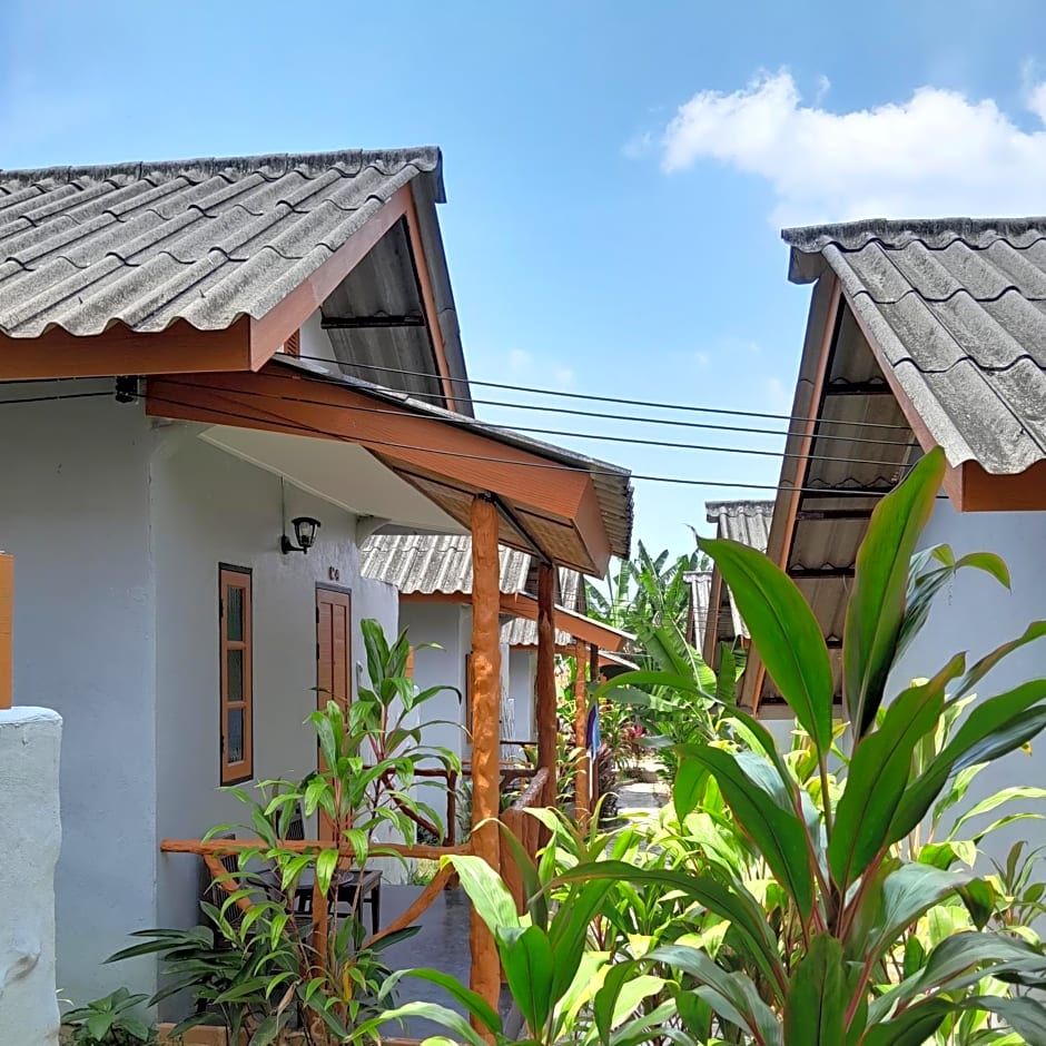 Khaolak Banana Bungalow