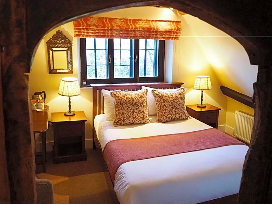 Bear and Ragged Staff