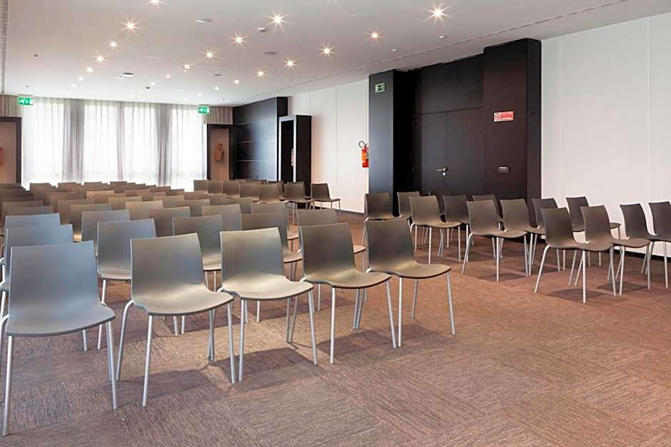 AC Hotel by Marriott Bologna